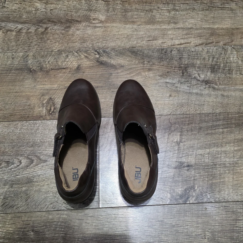 JBU Leather Wedge  Shoes Women 9